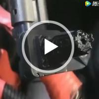 晚上停车时忘记关发动机，第二天看到车子想哭!
